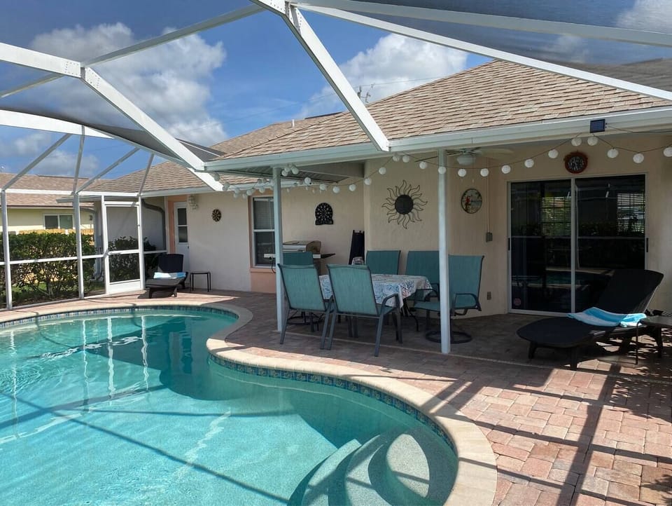 Villa Marion - Furnished lanai area 