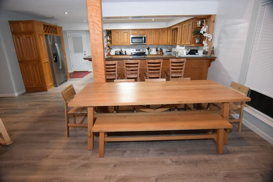 Plenty of seating for meals, game time or whatever you choose