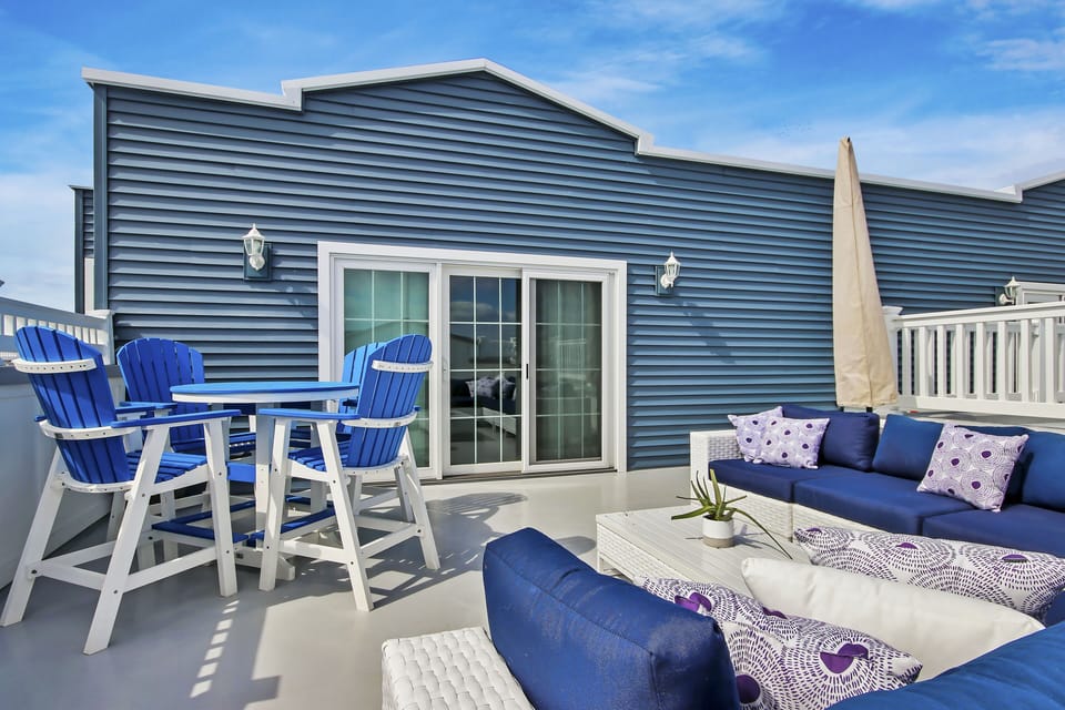 Private Rooftop Deck with Dining off Master Suite #1