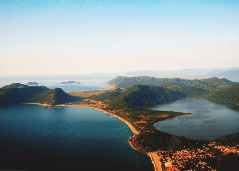 Lagoa do Peri. Acesso a pé em poucos minutos.