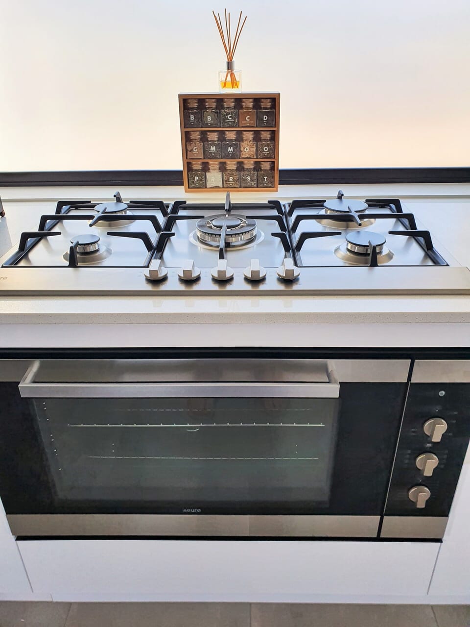 900w stove & cooktop