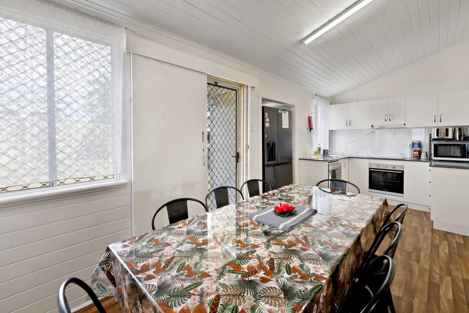 Spacious Dining Haven – Gather, Feast & Connect