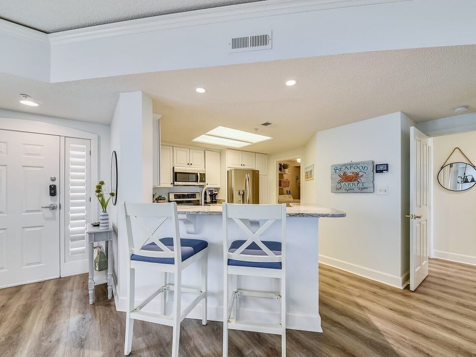 Kitchen with Breakfast Counter at 4501 Windsor Court North