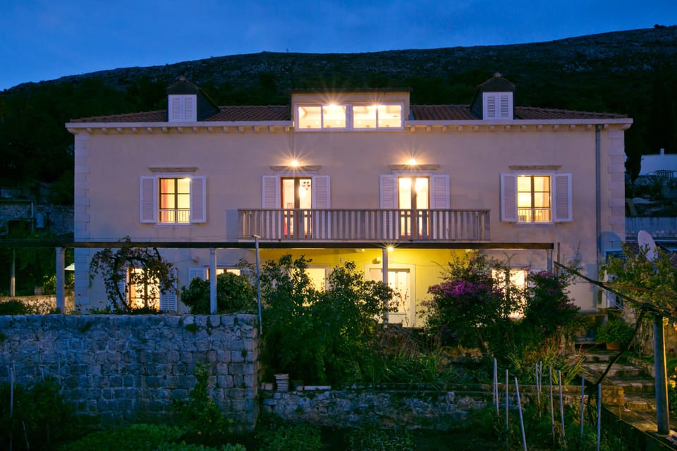 Villa Bona Dubrovnik - night view