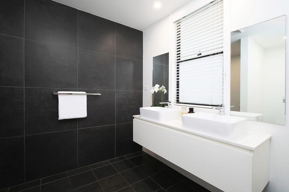 Ensuite to Master Bedroom