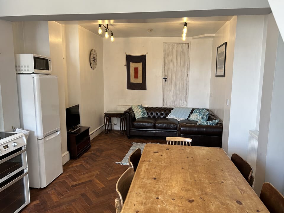 Open plan kitchen / dining area with entertainment space 
