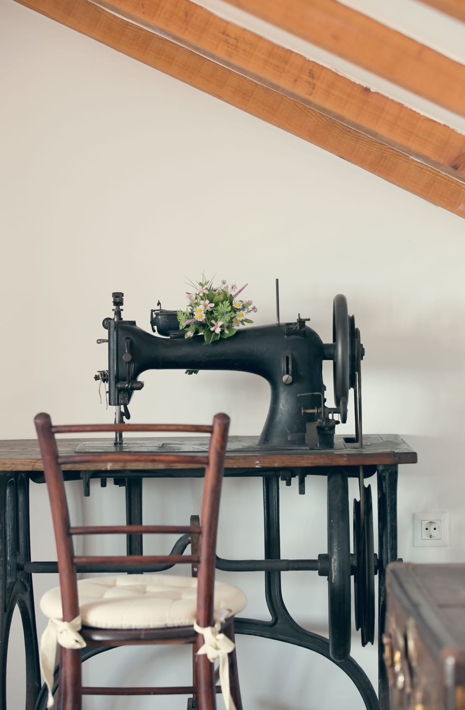 Villa Bona Dubrovnik; app. #5 - old sewing machine