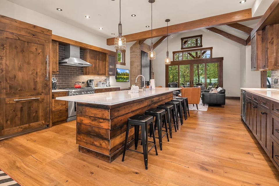 Eagle Aerie: - Fully stocked chef's kitchen with granite counters.