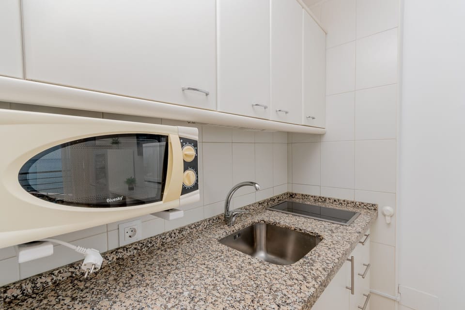Enjoy the kitchen of this studio in Torremolinos