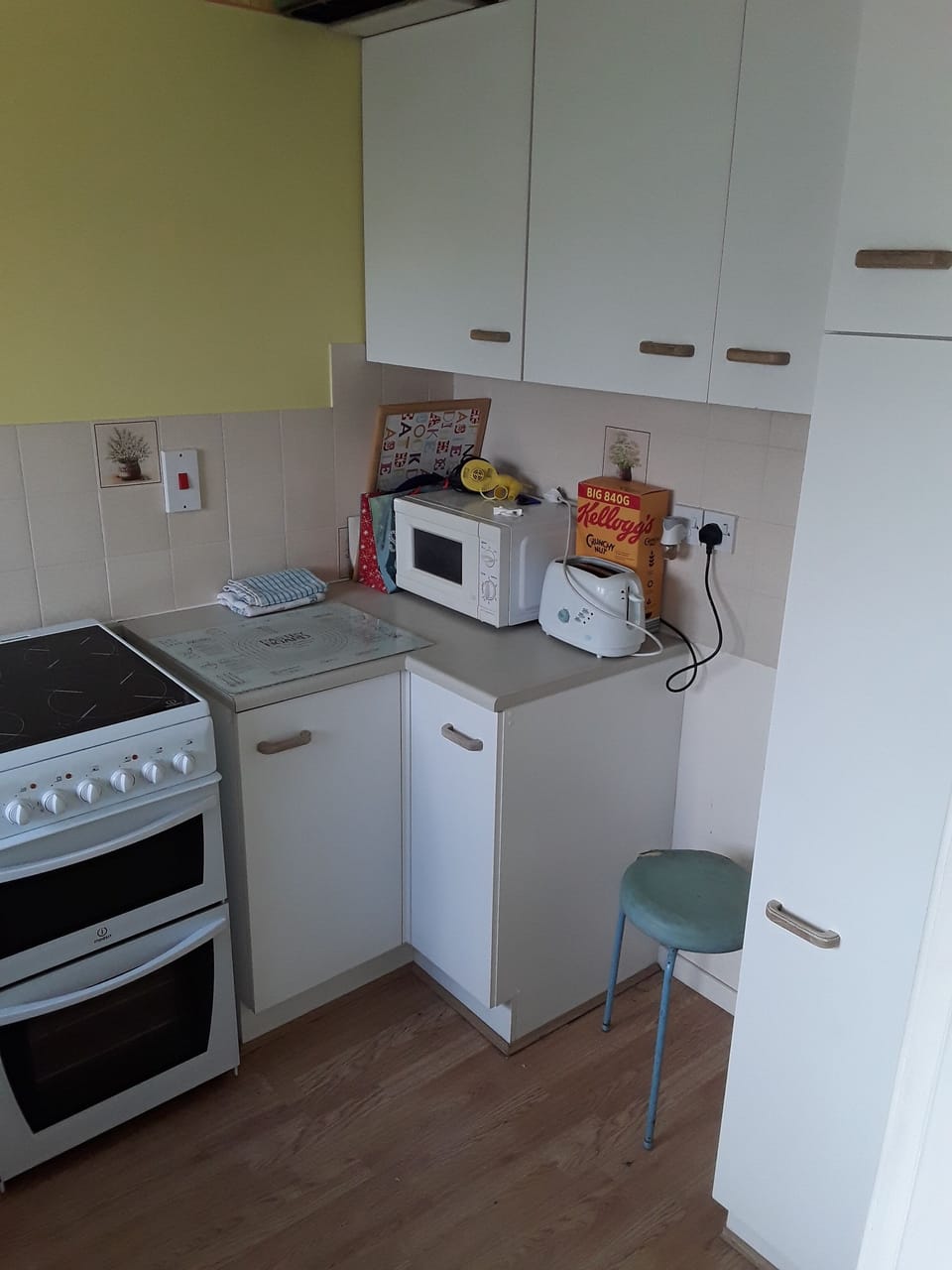 Kitchen mircowave 