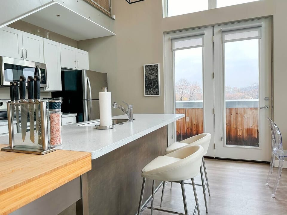 Counter Eating Area