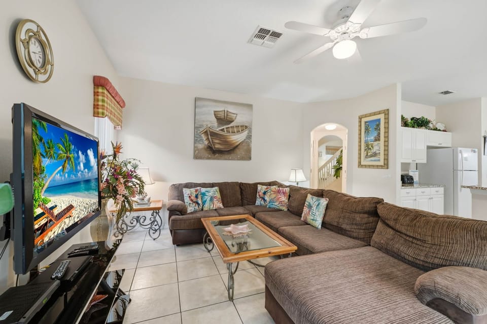 Spacious sitting room