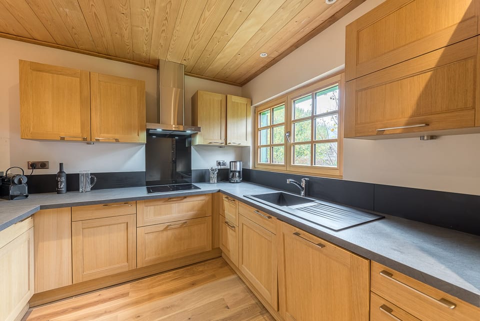 Vacation cottage in summer and winter 