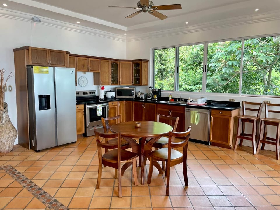 Kitchen area (1)