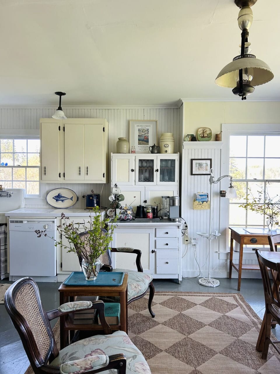 Full Kitchen with Dishwasher