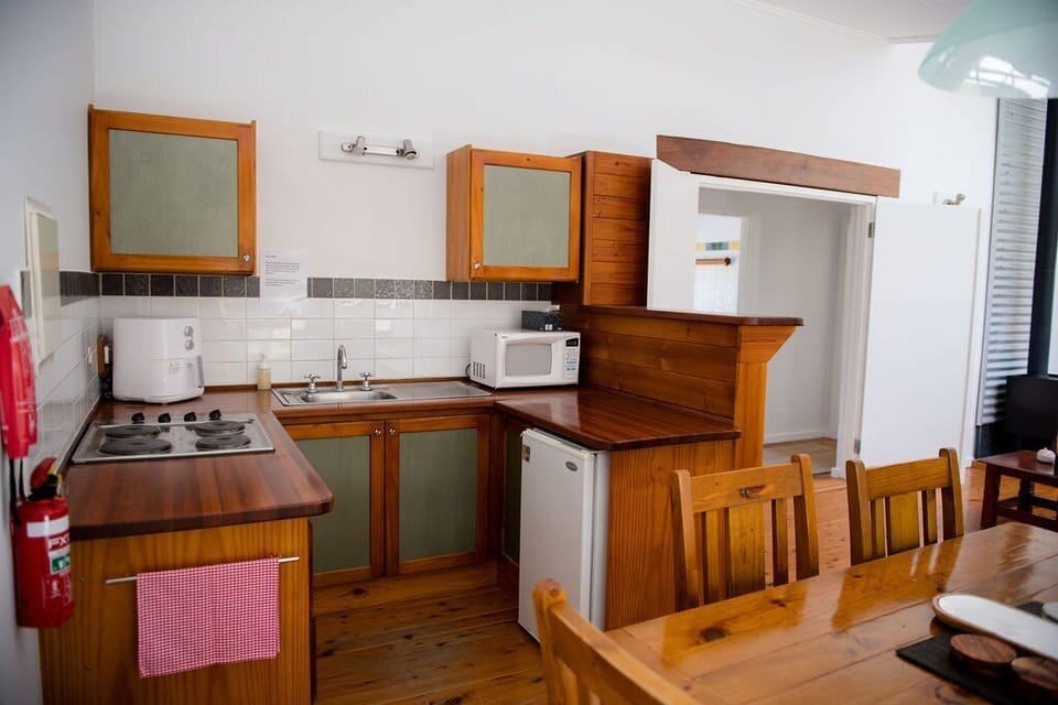 cottage kitchen 1