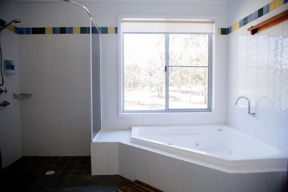 cottage bathroom
