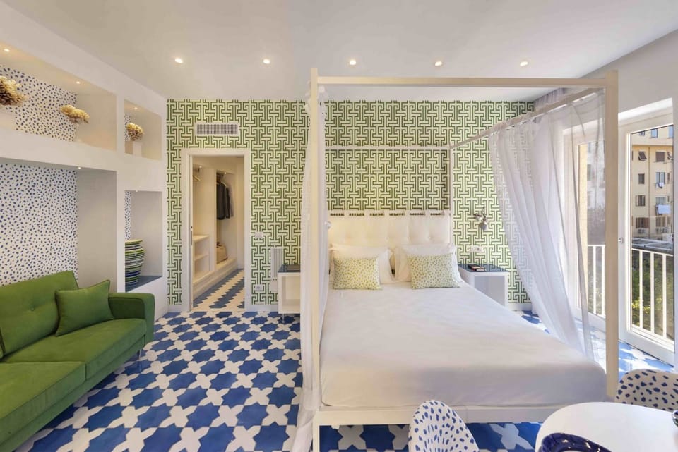 Luxury Four Bedroom Home Apartment in Sorrento