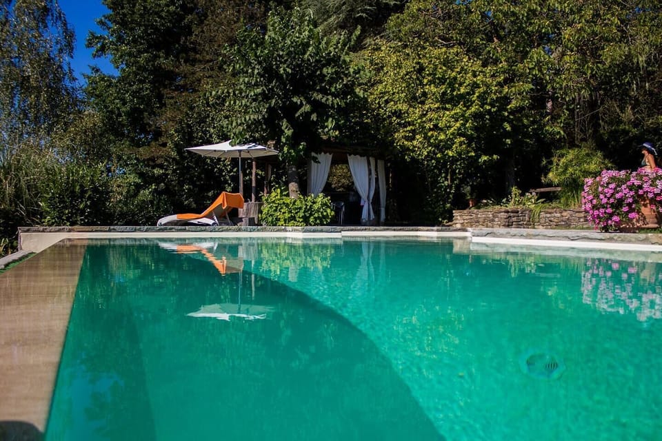 PRIVATE POOL, OUTDOOR FURNITURE, GAZEBO WITH LITTLE FRIDGE, WIFI