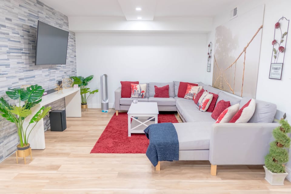 Living Quarters (Entertainment Area)