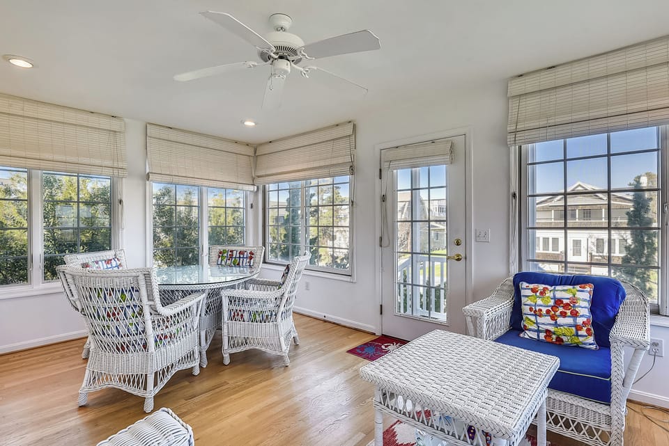 Main Level,Sun Room,