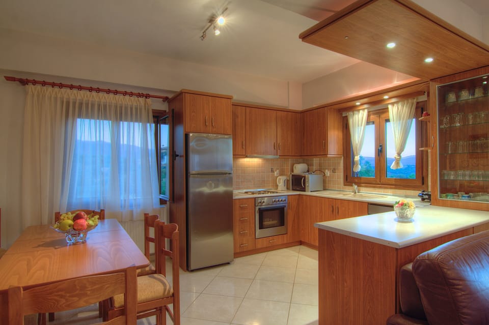 The kitchen is totally functional and fully equipped.