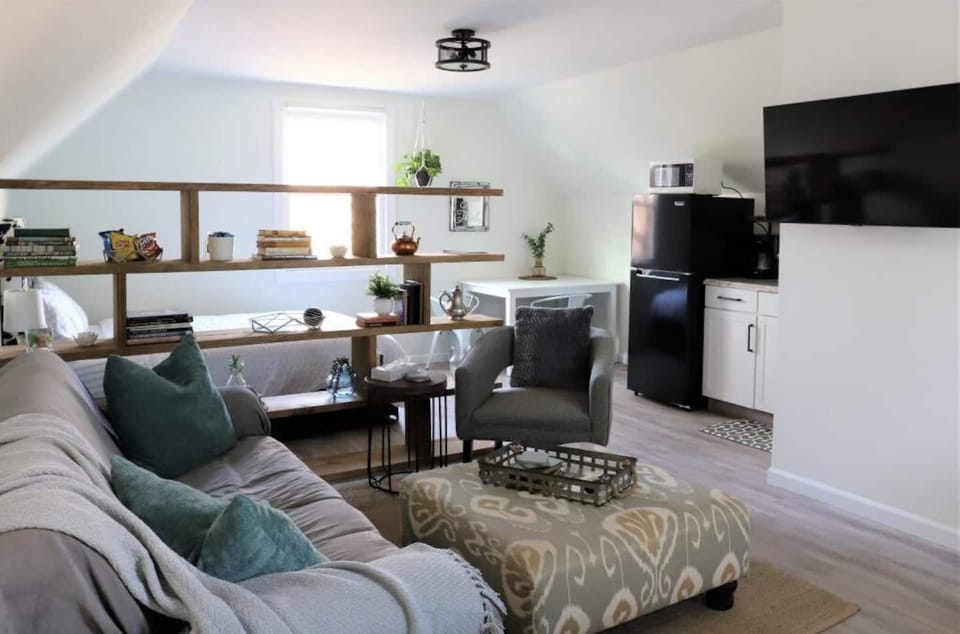 "Similar to the size of my old Japanese apartment"  -Ingrid 