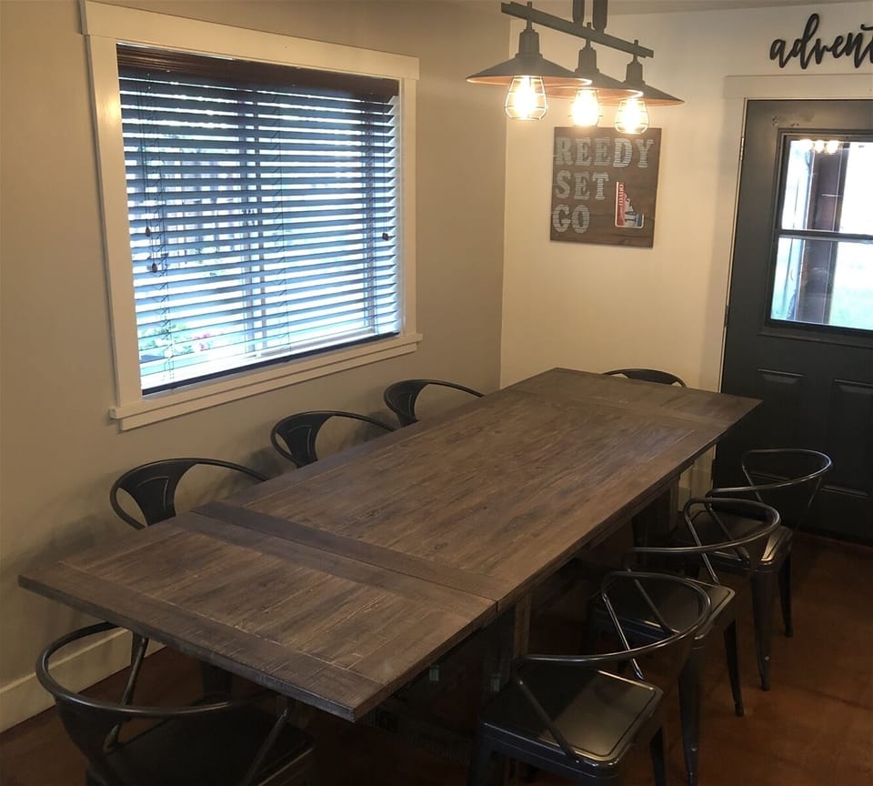 Rest assured - plenty of room around the kitchen table.