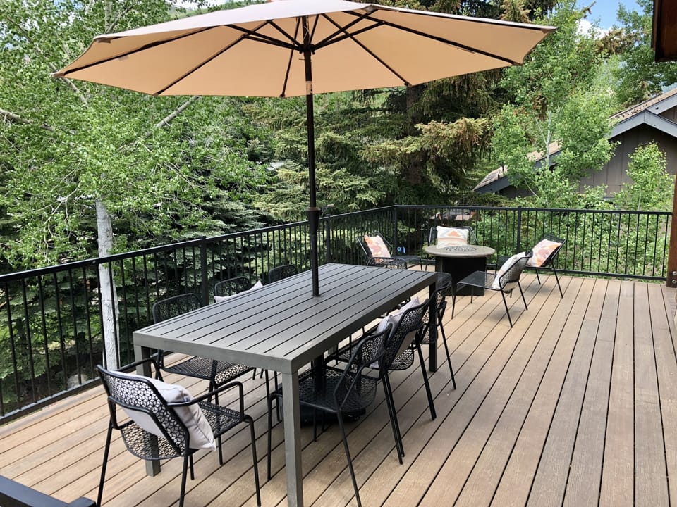Outdoor dining