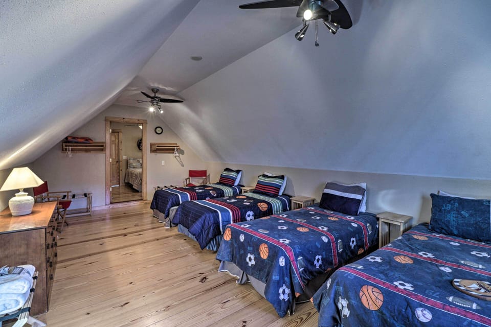 Bedroom 4 | 4 Twin Beds