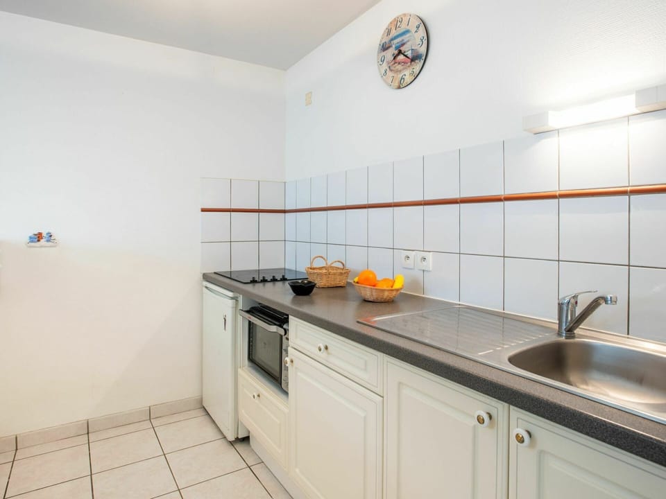 Property, Room, Real Estate, Furniture, Building, House, Interior Design, Bathroom, Architecture, Tile