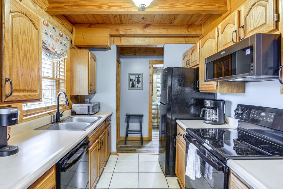 Kitchen | Cooking Basics | Keurig & Drip Coffee Makers | Main Floor