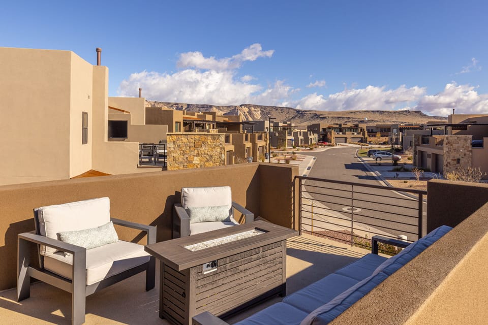 Patio View - Patio view showing you the beautiful mountain scenery.