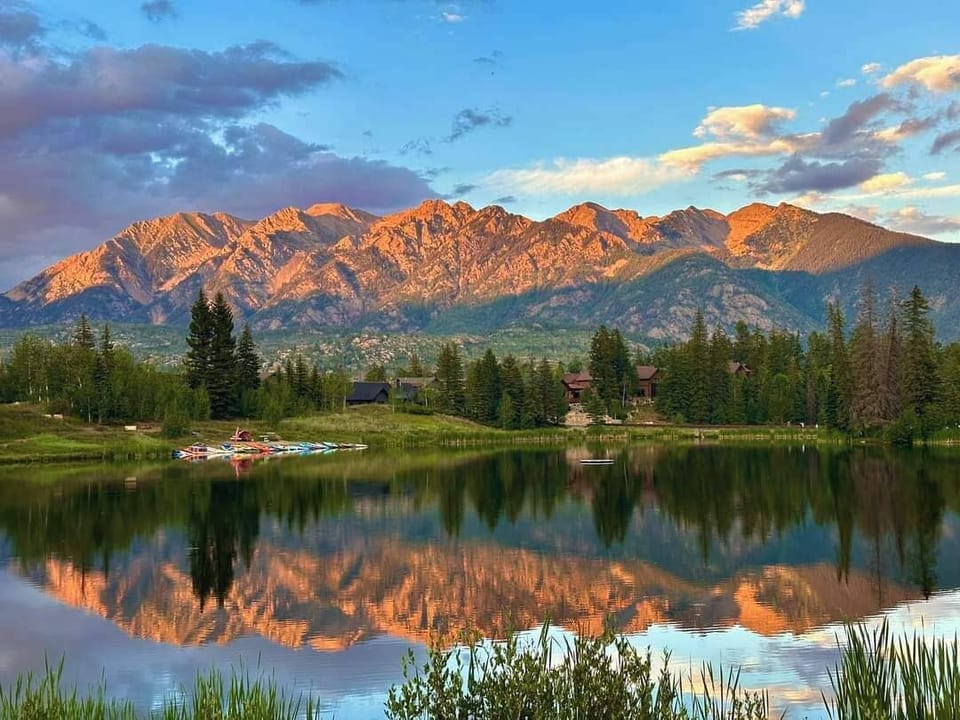 Alpenglow at Twilight Lake Across from Purgatory