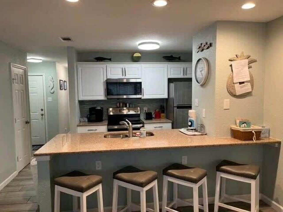 Kitchen/Bar area