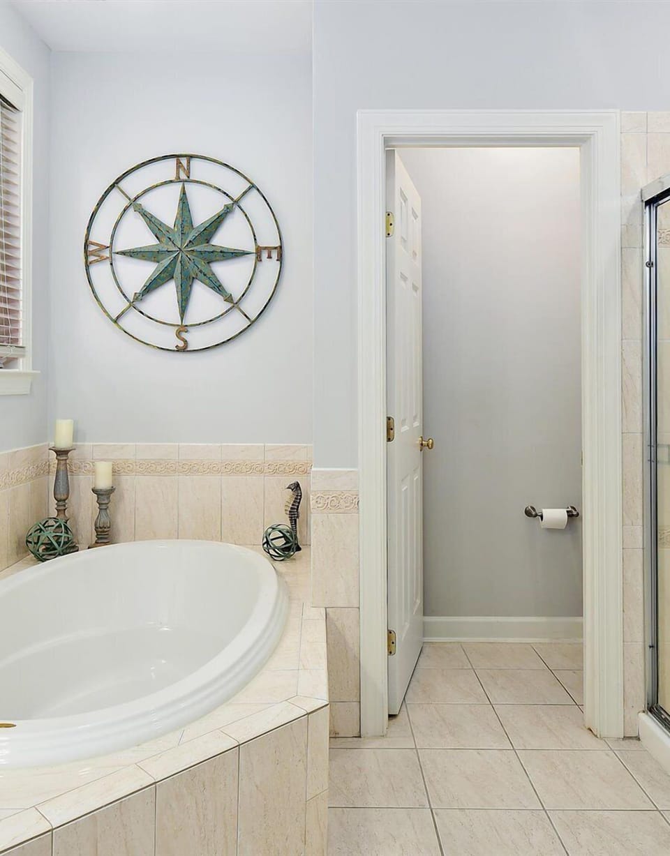 Master Bedroom Bathroom