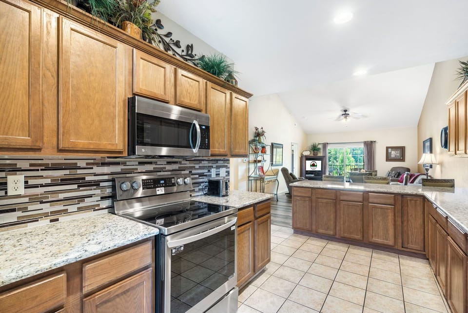 Fully equipped kitchen with upgraded appliances
