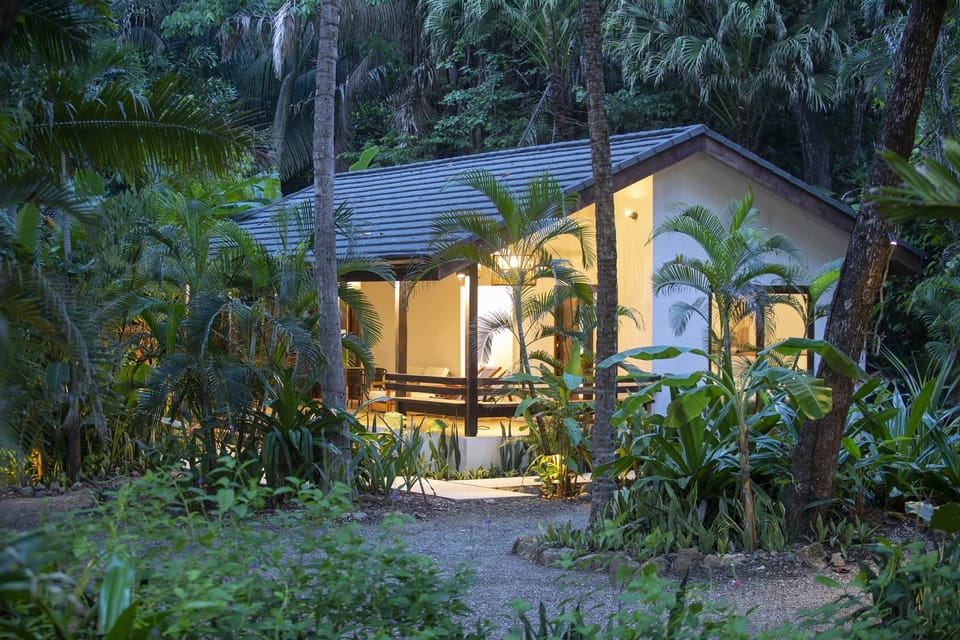 Beachfront_Jungle_Villa