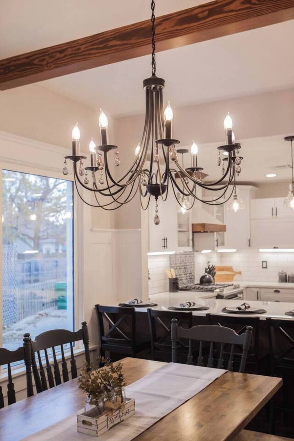 Beautiful Dining Room Light Fixture. 