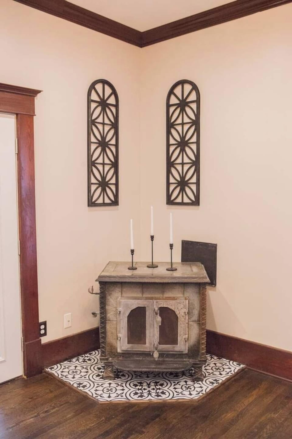 Original wood burning fireplace (not currently functional)