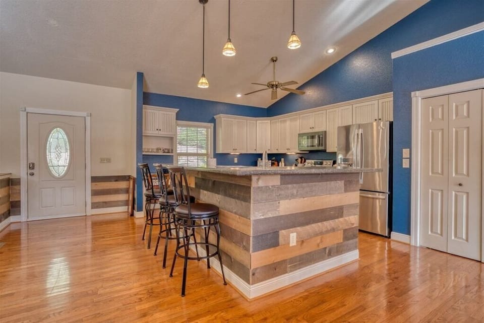 Kitchen Bar