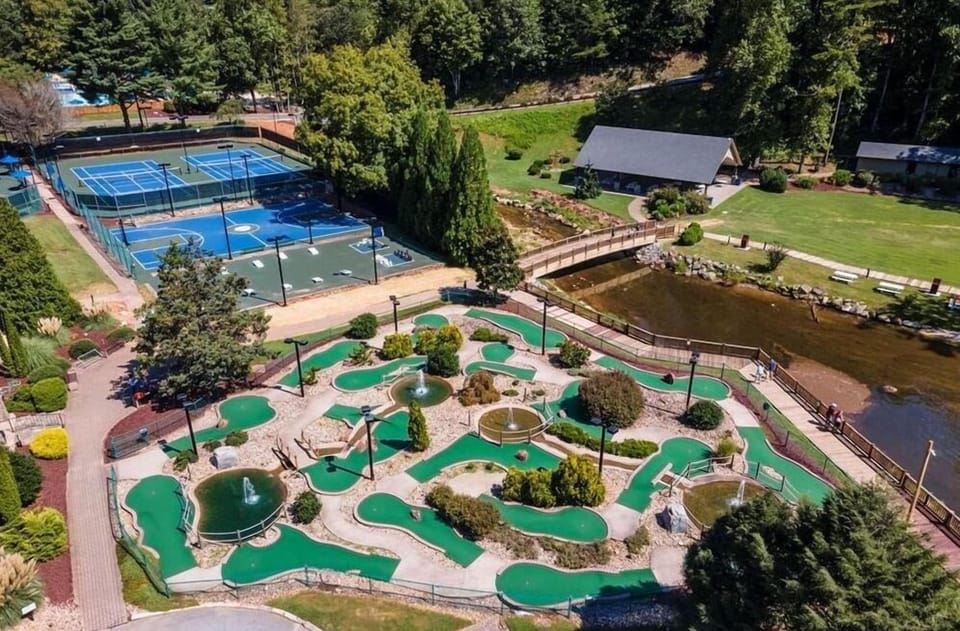 Access to resort amenities