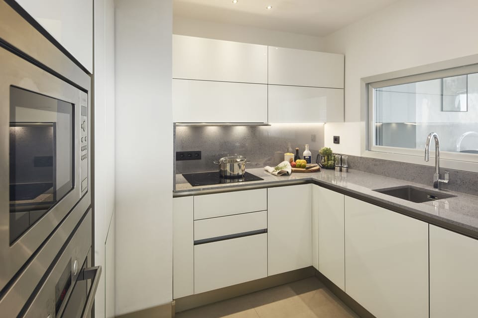 Fully equipped kitchen.