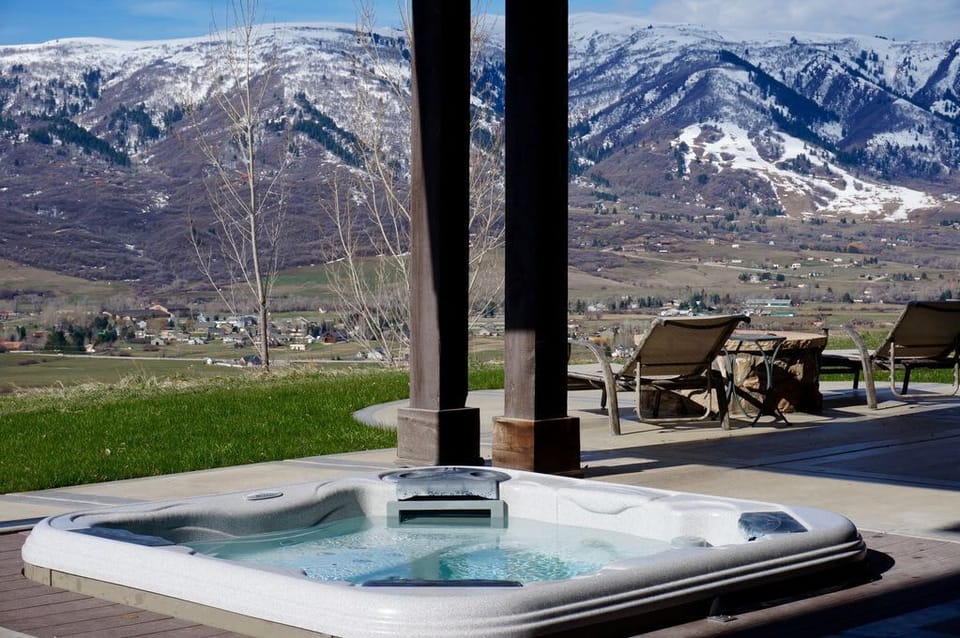 Large jetted hot tub