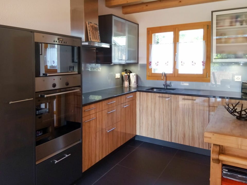 Countertop, Cabinetry, Furniture, Room, Property, Kitchen, Building, Floor, Home, Interior Design