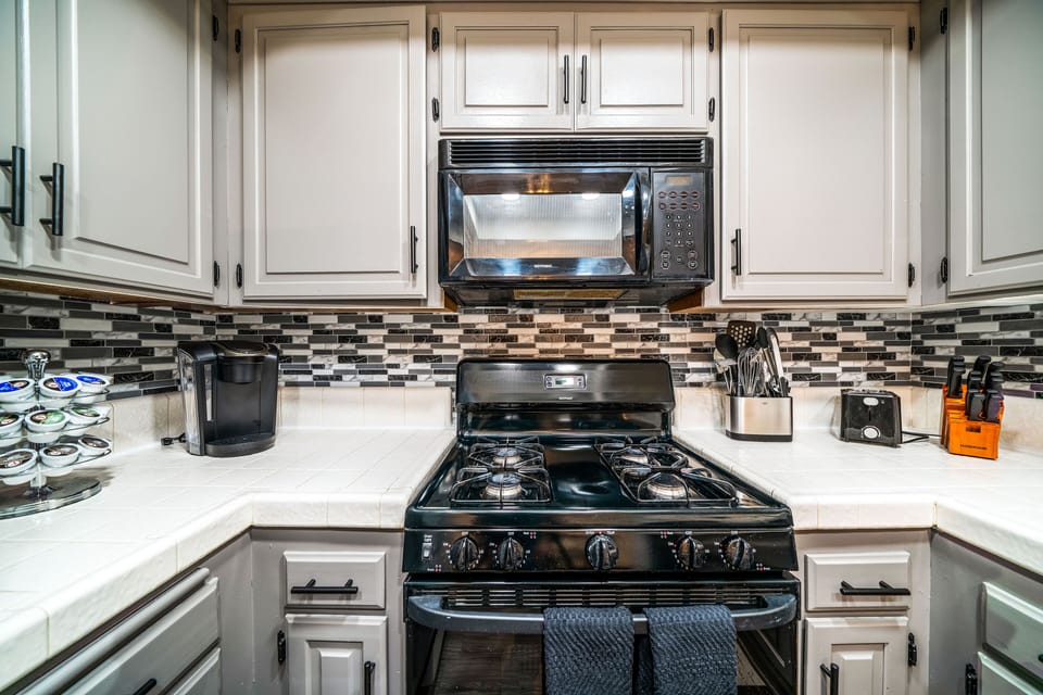 Mornings are covered with a Keurig coffee machine and Starbucks walk away!