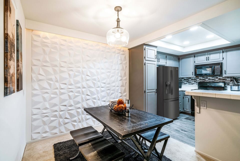 Don't feel like cooking? There are cafes and restaurants just a short walk away