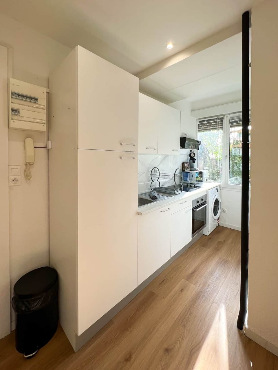 Equipped kitchen seen from the living room