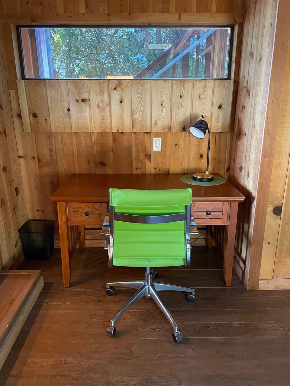 Big sur-style writing desk space.
