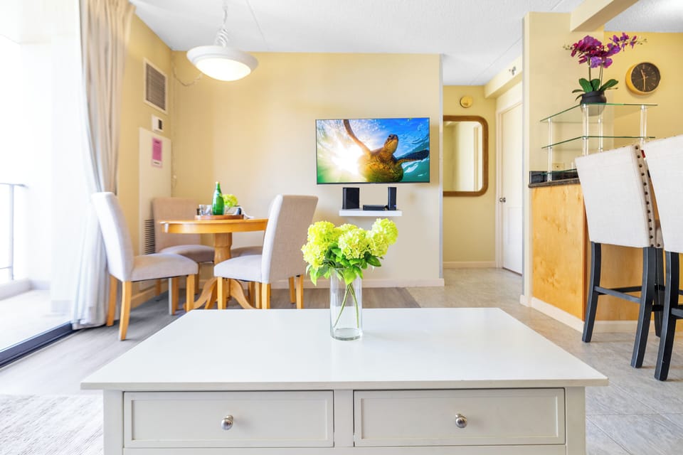 The living room has a flat screen TV perfect for your entertainment!
